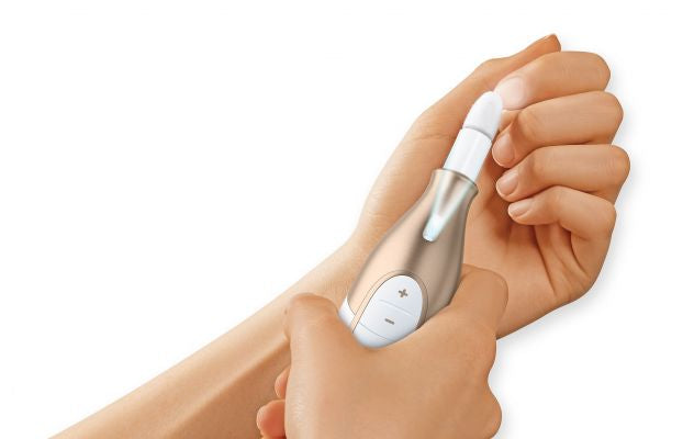Beurer MP 64 manicure pedicure set in use