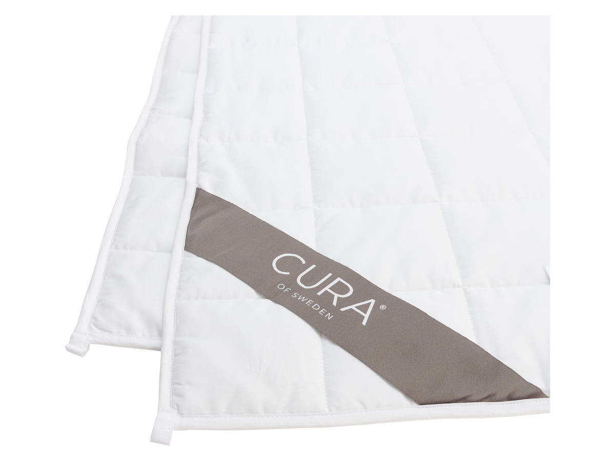CURA Pearl Classic weighted duvet white quilted detail