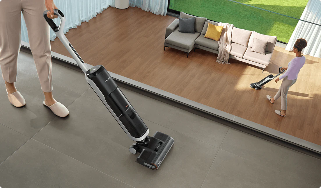 Dreame H14 Dual floor cleaning lifestyle