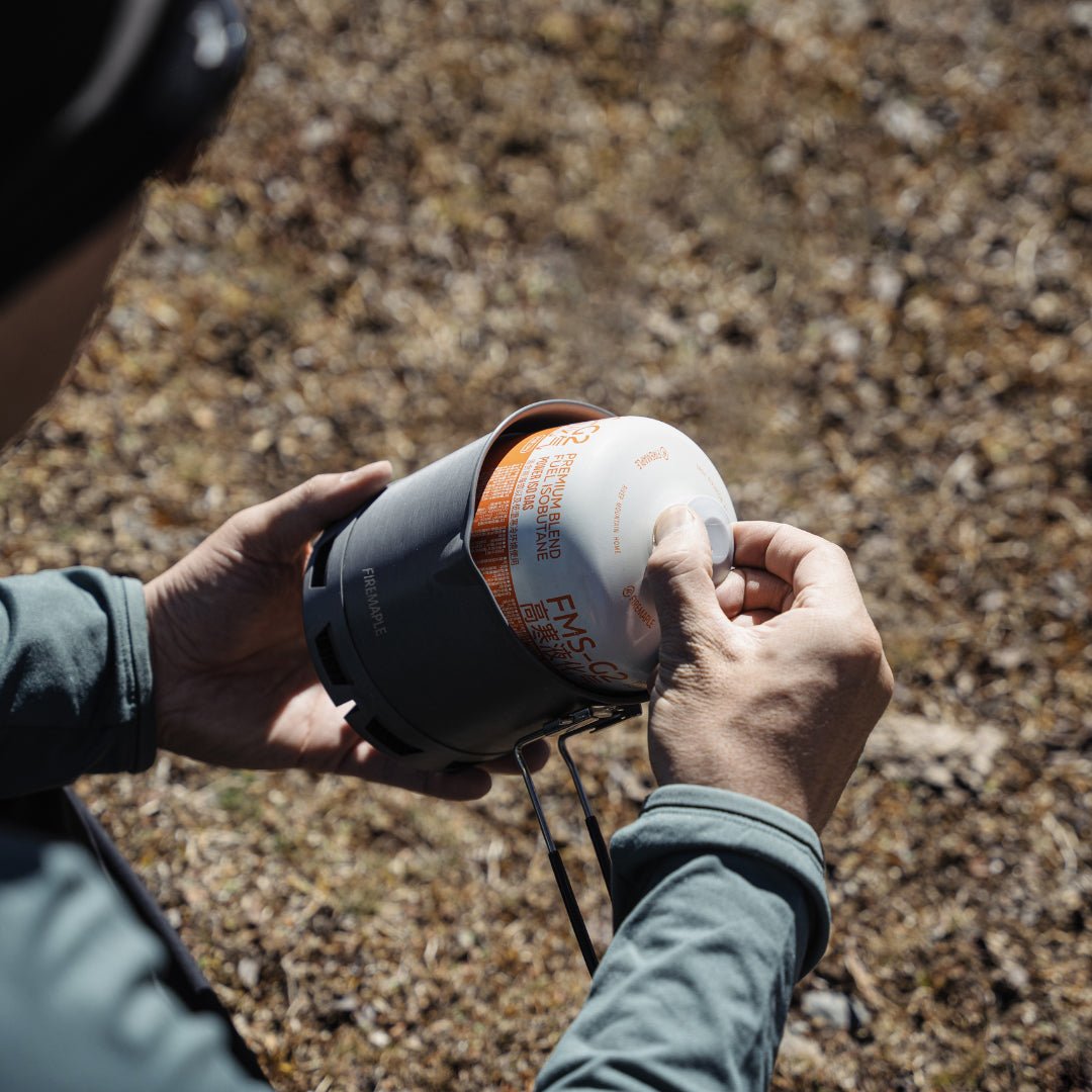 FireMaple Petrel G2 pot nesting a 230g fuel canister