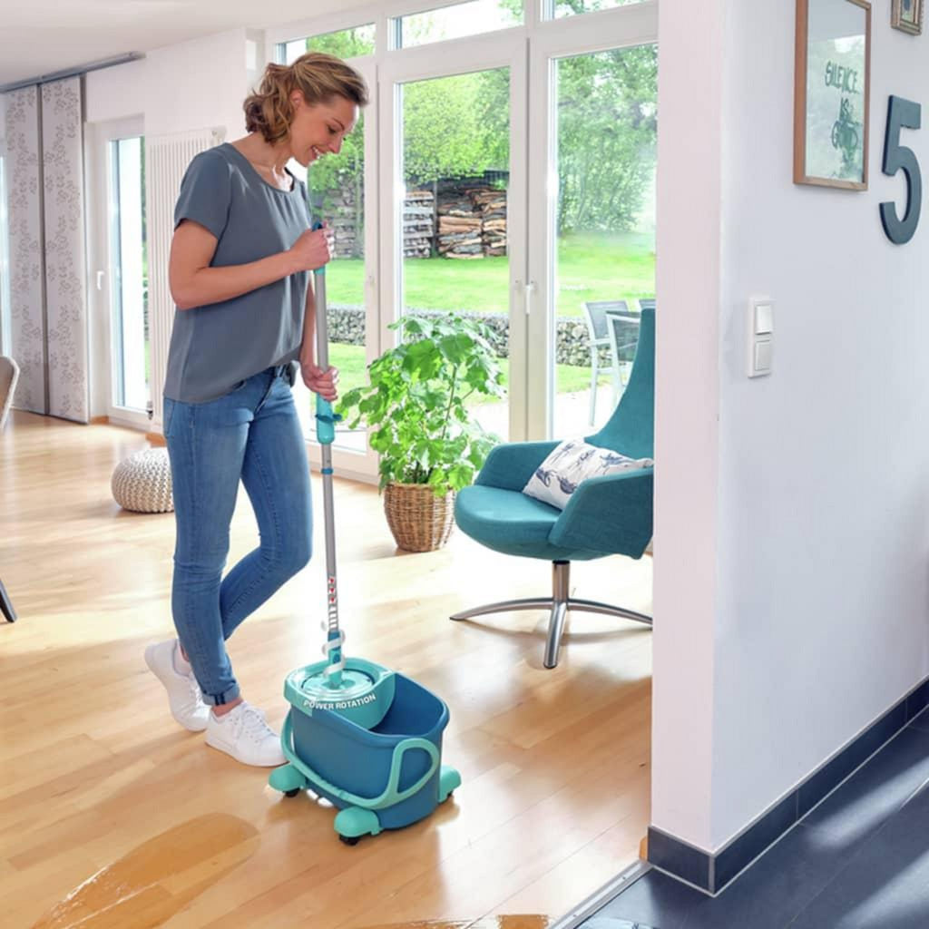 Leifheit CLEAN TWIST Mobile Disc Mop Ergo in use