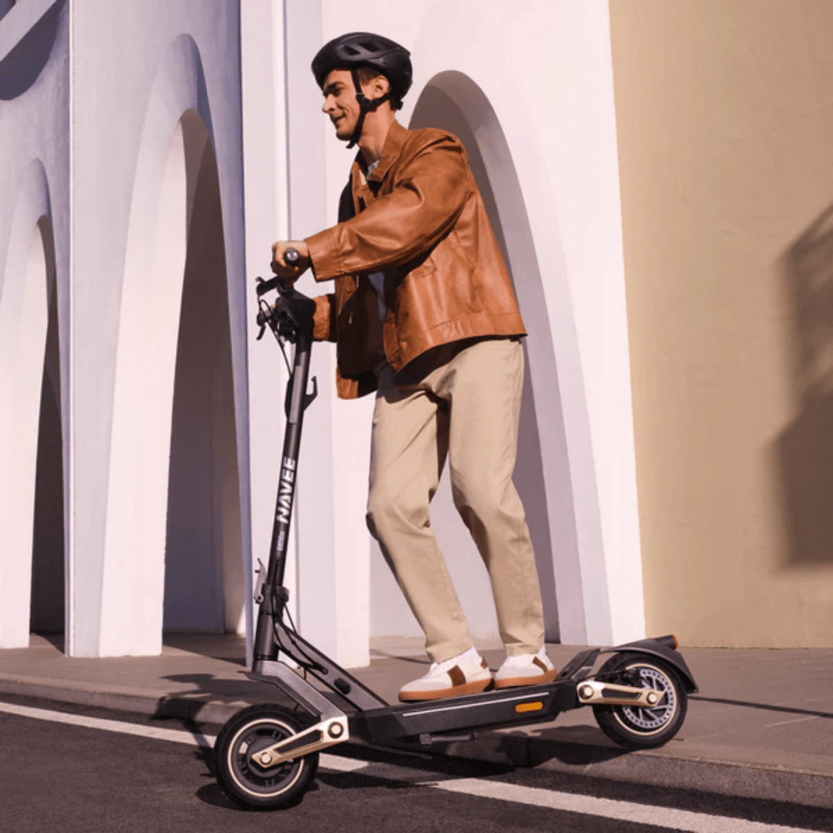 NAVEE ST3 Pro electric scooter urban lifestyle view