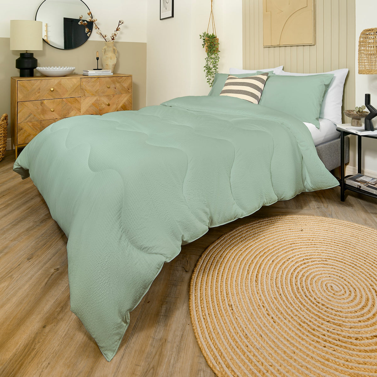 Night Lark Seersucker Coverless Duvet Set Meadow Green on bed