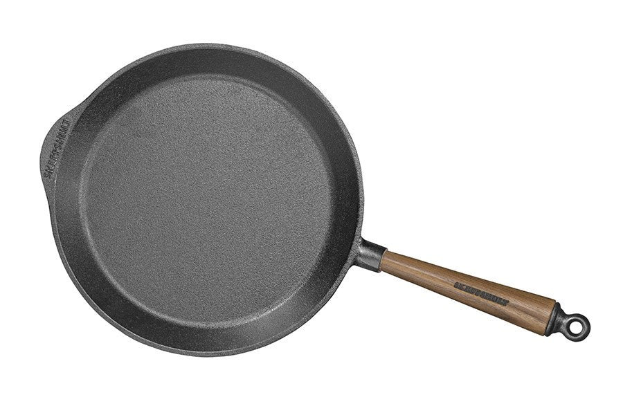 Skeppshult Walnut cast iron frying pan 28 cm top view