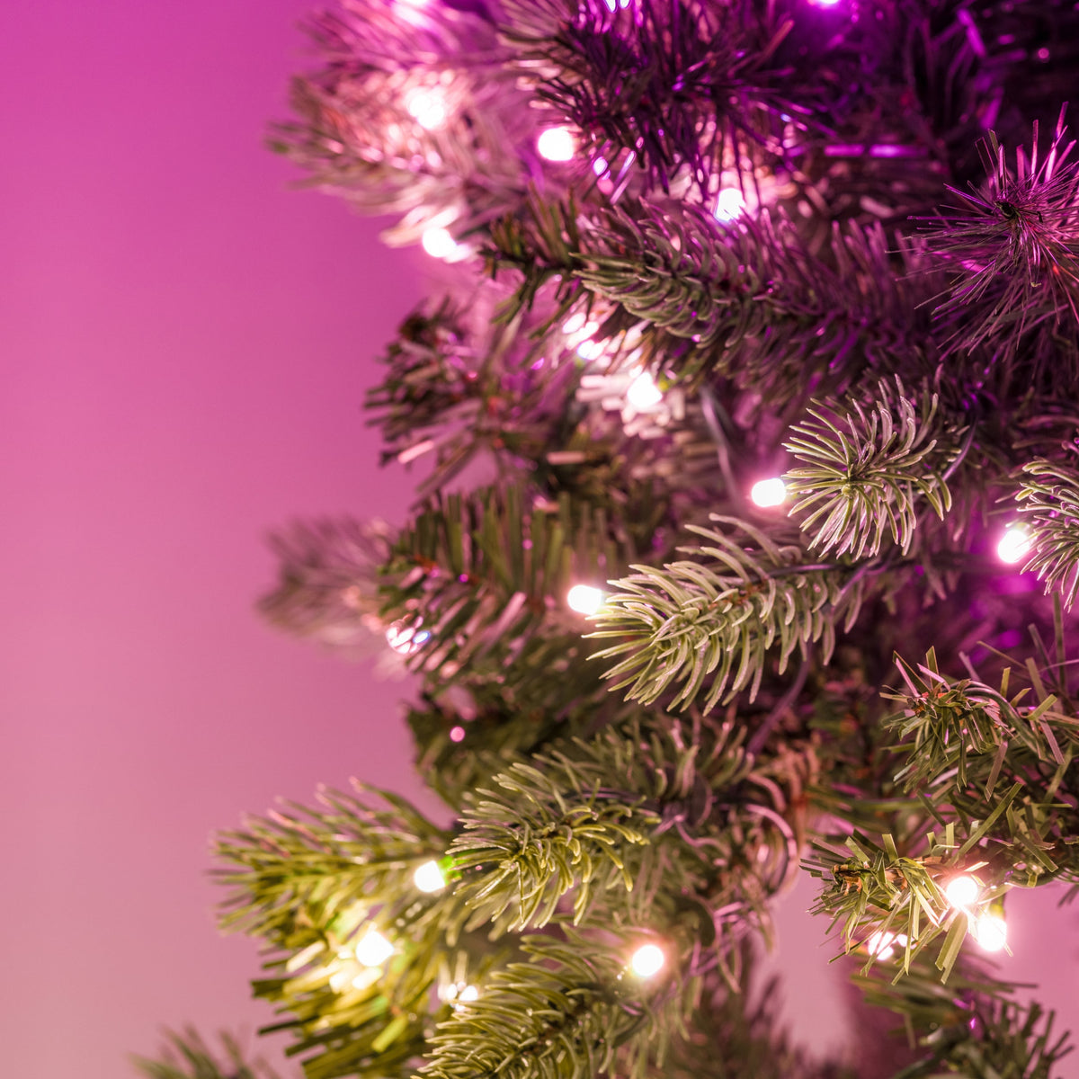 Twinkly Pre-lit Wreath smart Christmas lighting effects